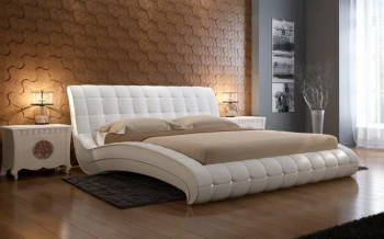 Двуспальные кровати в квартире в Сысерти